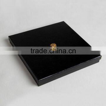 China Printing Factory Make Black Packaging Box With Gold Printed for Women's High Grade Necklace photo-5