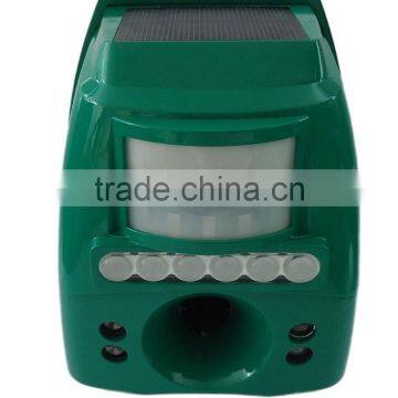 [Handy-Living]-Powerful Ultrasonic Flashing Light Animal Repeller (HK0400-070)