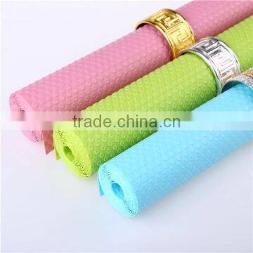 Cheap dinner plates mat for non-skid eco-friendly EVA plastic table cloth in roll