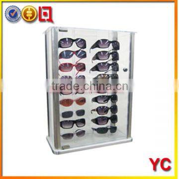 Fine acrylic countertop locking sunglass display