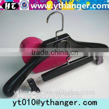 YY0484 high quality sollid plastic hanger clothes hanger pants hanger                        
                                                                                Supplier's Choice