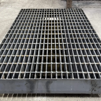 Heavy-Duty Stainless Steel Grating for Inspection Stairs and Walkways photo-4