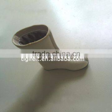 100% wool felt boots/ Wool liners/excllent warm property