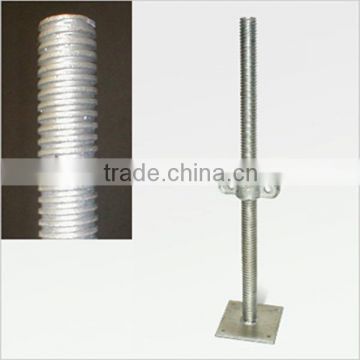 Adjustable shoring screw jack base for scaffolding