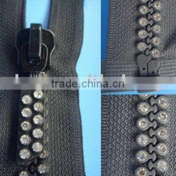 Garment bags zipper plastic zipper,fashion handbags zipper