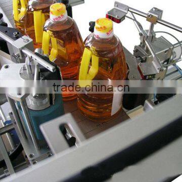 Semi Automatic Labeling Machine of Single Side Bottle Labeling Machine photo-2