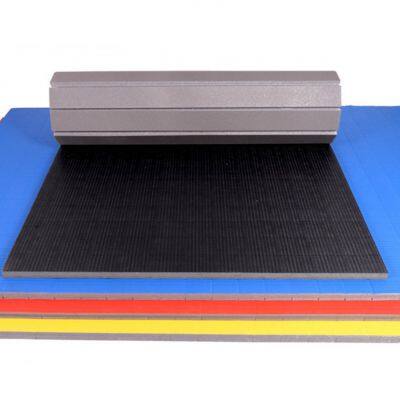 Маты для тренировок по борьбе с индивидуальным логотипом