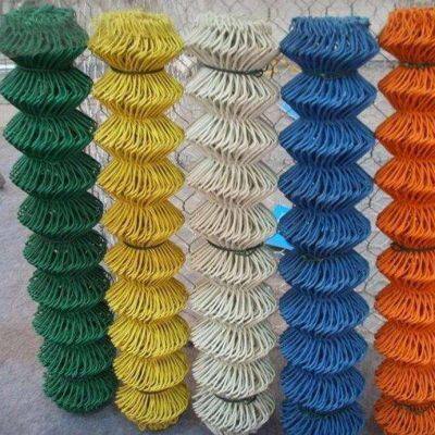 PVC-beschichtete Pfosten für Sicherheits- und landwirtschaftliche Anwendungen, Stacheldrahtzaun mit Pfosten