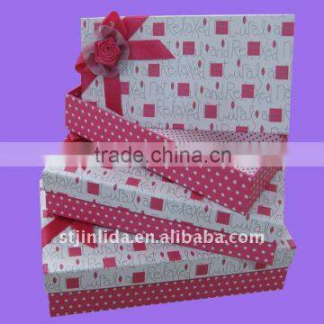 Rectangular paper gift box with bowknot