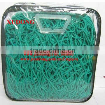 Trailer net covering cargo