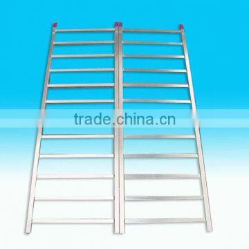 Bi-fold aluminium loading ramp
