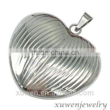 Polish Finish Hollow Heart Stainless Steel Mirror Pendant photo-2
