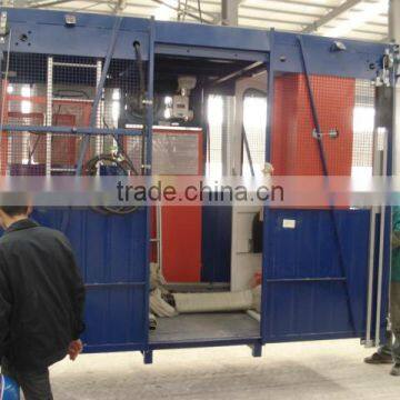 Hydraulic construction hoist cage