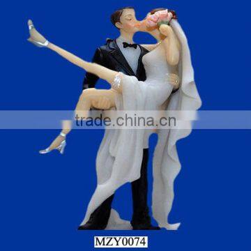 Wholesale Kissing Couple Figurine Polyresin Custom Wedding Gifts