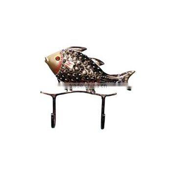 IRON PAINTED FISH HANGER 2 HOOK GOLDEN
