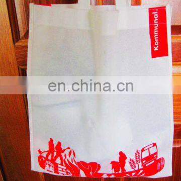 Custom made white non woven shopping bag words print handled bag