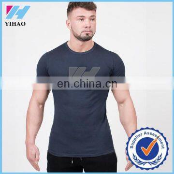 Yihao Men bright polyester round hem sports blank dri fit t-shirts wholesale mens t-shirt bodybuliding tee in Dongguan China