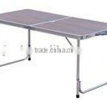 Portable folding table