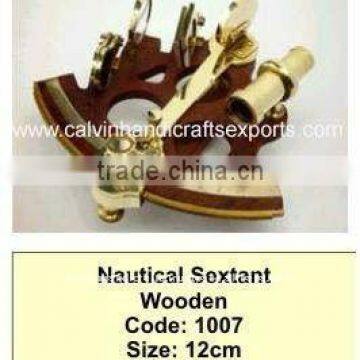 Nautical craft / Wood nautical sextant