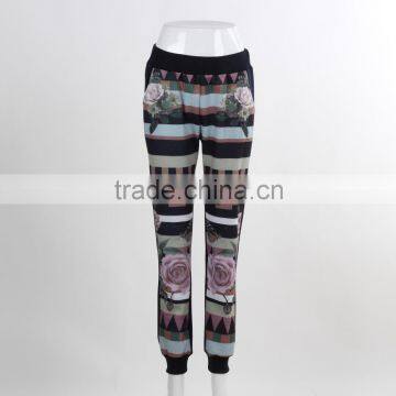 F5W30161 Contrast Panel Floral Knit Trousers