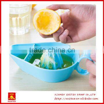 Manual Convenient Use Mini Orange and Lemon Juicer photo-2