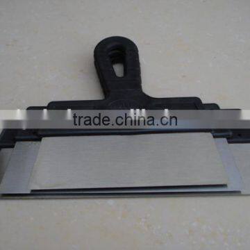 Paint Scraper With Plastic Handle