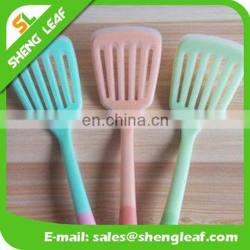 FDA Silicone slotted scoop / silicone spatula