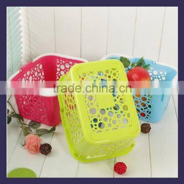 Bath basket with handle