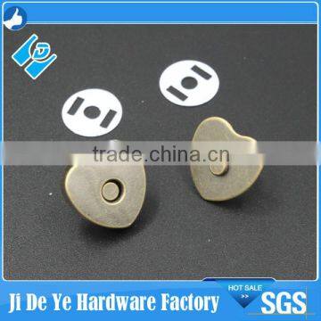 High Quality Wholesale Heart Magnetic Buttons photo-3