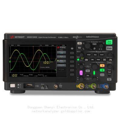 Keysight DSOX1202G Осциллограф: 70 100 200 МГц, 2 аналоговых канала, с встроенным генератором сигналов