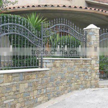 2015 Top-selling hand forged galvanized garden fencing