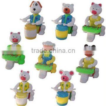Wind up dog beat a drum