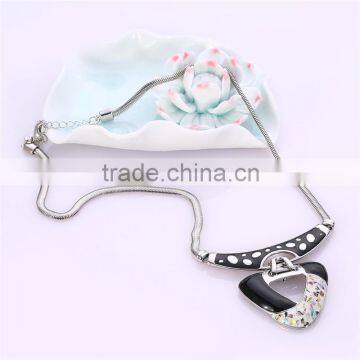 Hot Sale Tiny Austrian Crystal Parti-colour Curve Big Hollow Triangle Pendant Collar Statement Necklaces for Women Girls Jewelry photo-4