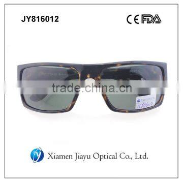 Square Frame Plastic Sunglasses photo-2