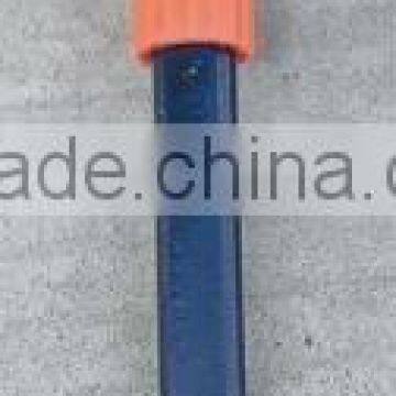 Chisel with flat tip and rubber grip