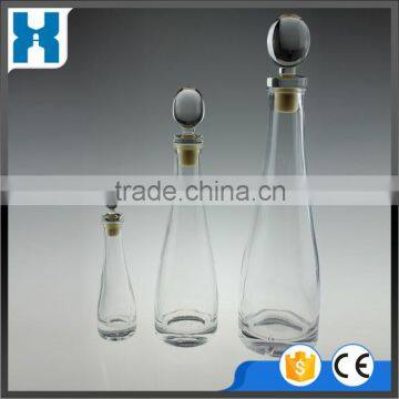 SCREW TOP 250ML CUSTOM SPIRIT GLASS BOTTLE WITH HANDLE