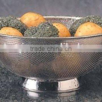 high quality fine pieced polished stainless steel colanders