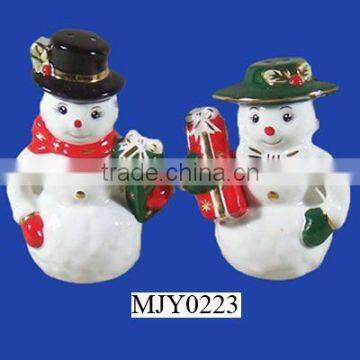 christmas salt and pepper shaker