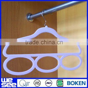 Valuable Plastic Expandable Clothes Hanger photo-4
