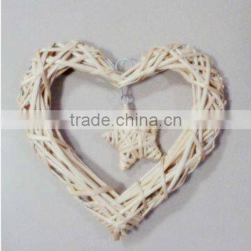 deco wicker heart natural