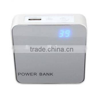 LCD Digital Display 6600mah Polymer Cell Aviation Aluminum Power Bank With HD Advertising Potable Cell Phone Charger photo-3