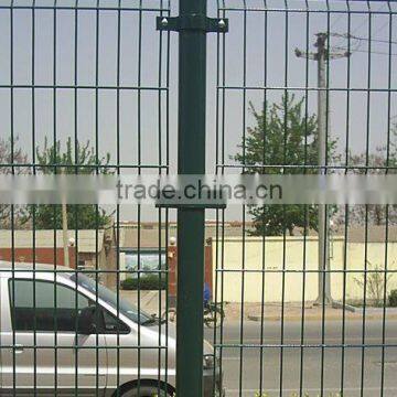 wire mesh fence