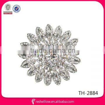 New Design Wholesale Rhinestone wreath Korean Cheap Wholesale Silver Rhinestone Brooch For wedding