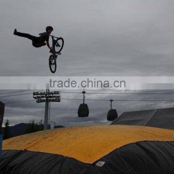 Inflatable jump air bag for skiing bike jump air bag