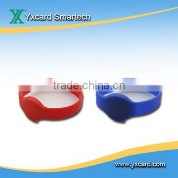 Low price rfid silicon wristband