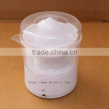 Electric citrus juicer