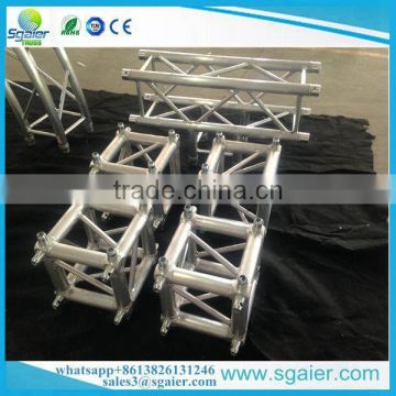 Quick connect aluminium truss corner