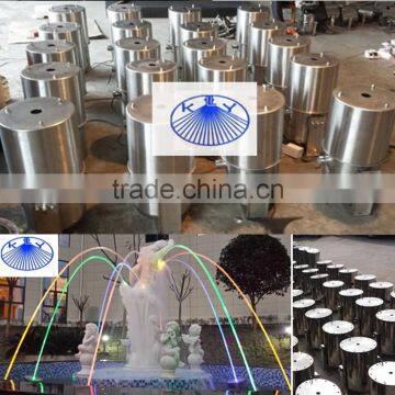 Laminar jumping jet fountain nozzle with led light