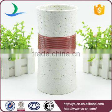 YSv0126-02 white and red ceramic vase wholesale