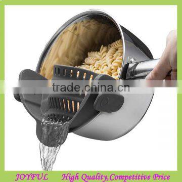 Clip-On Silicone Pot Strainer, Slip-On Pour Spout,SNAP On STRAIN No-Hands No-Fuss Colander